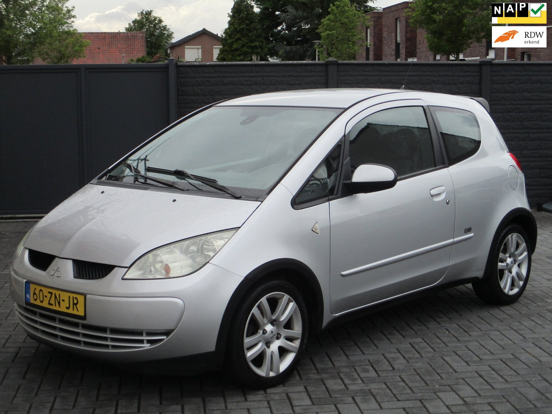 Mitsubishi Colt 1.5 QS Ninety Airco Nieuwe Apk !, Auto's, Stof, Gebruikt, 4 cilinders, Metallic lak