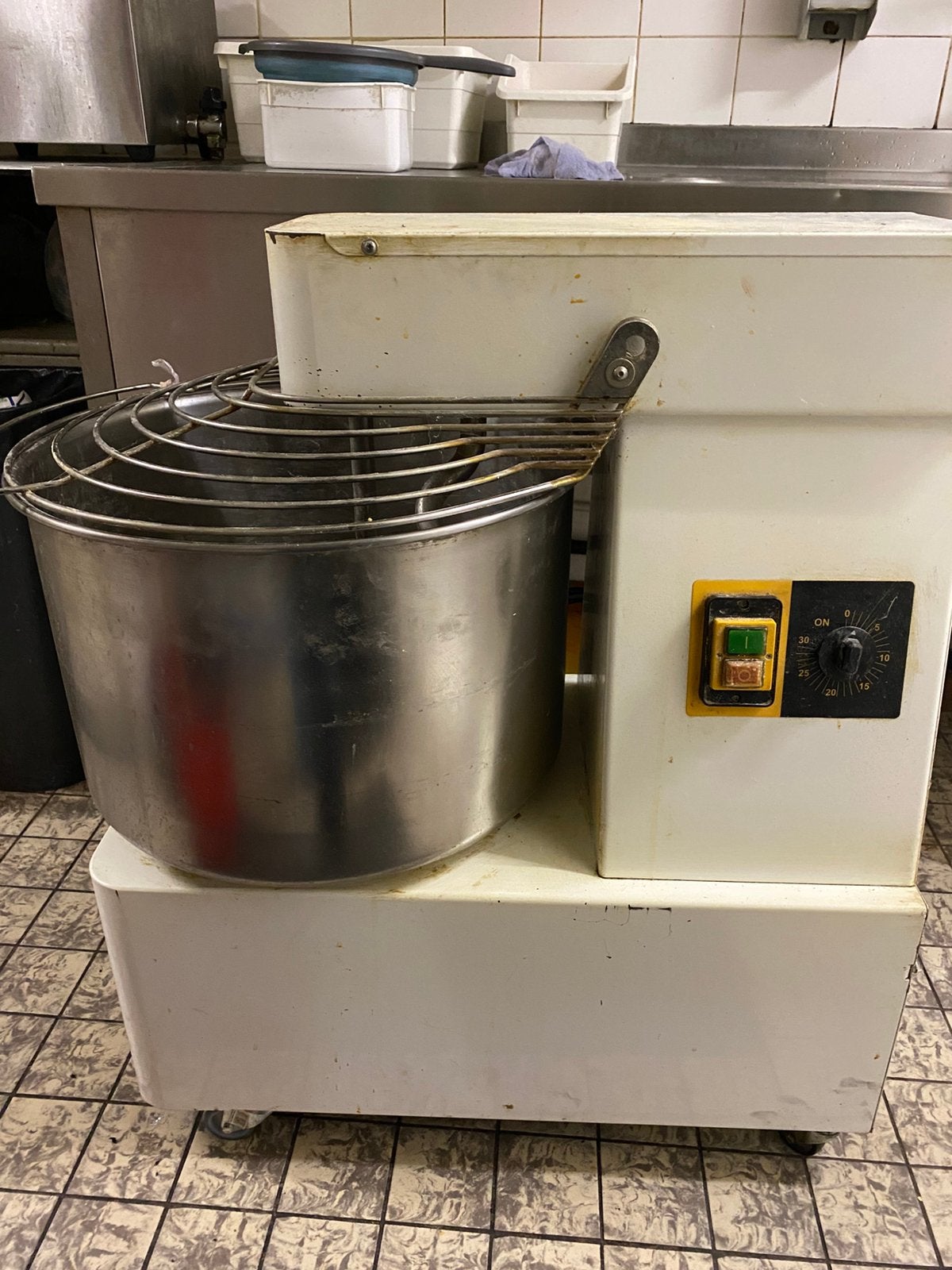 Prismafood Deeg machien 2014 / 30 Liter, Zakelijke goederen, Horeca | Keukenapparatuur, Ophalen of Verzenden