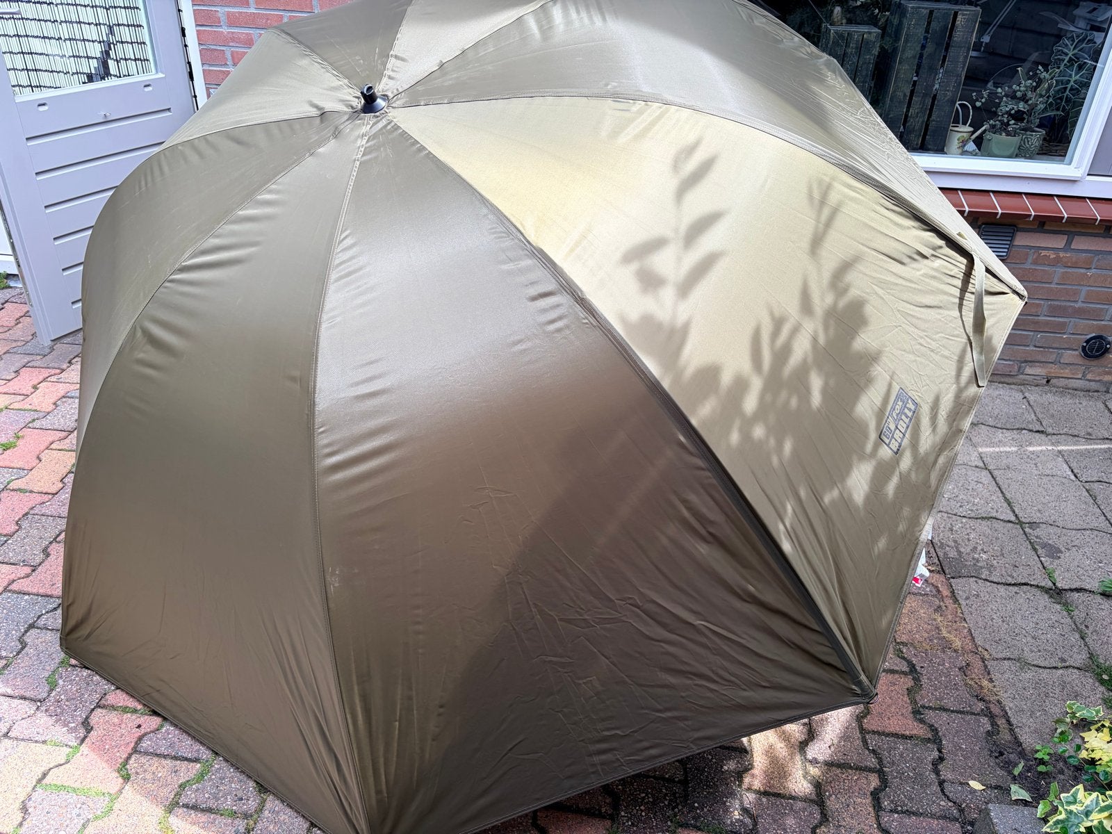 Fox 60" Brolly - Karpervistent/Paraplu, Ophalen, Zo goed als nieuw, Tot en met 2
