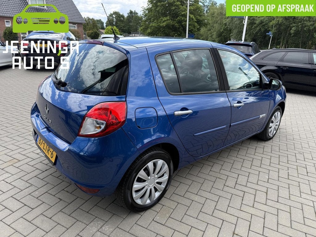 Renault Clio 1.2 Sélection Business|NAP, Voorwielaandrijving, Gebruikt, Zwart, 4 cilinders