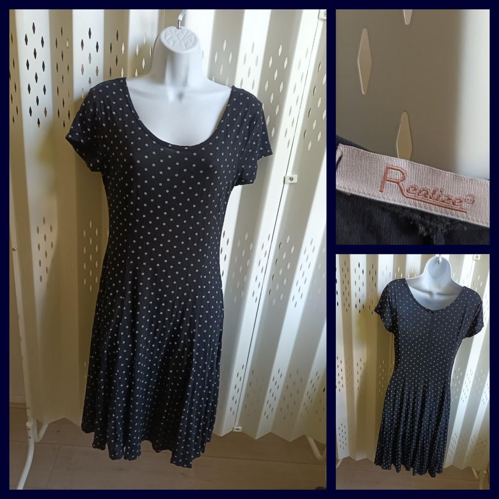 Realize donkerblauw jurkje witte dots viscose stretch S, Kleding | Dames, Jurken, Blauw, Ophalen of Verzenden, Realize, Maat 36 (S)