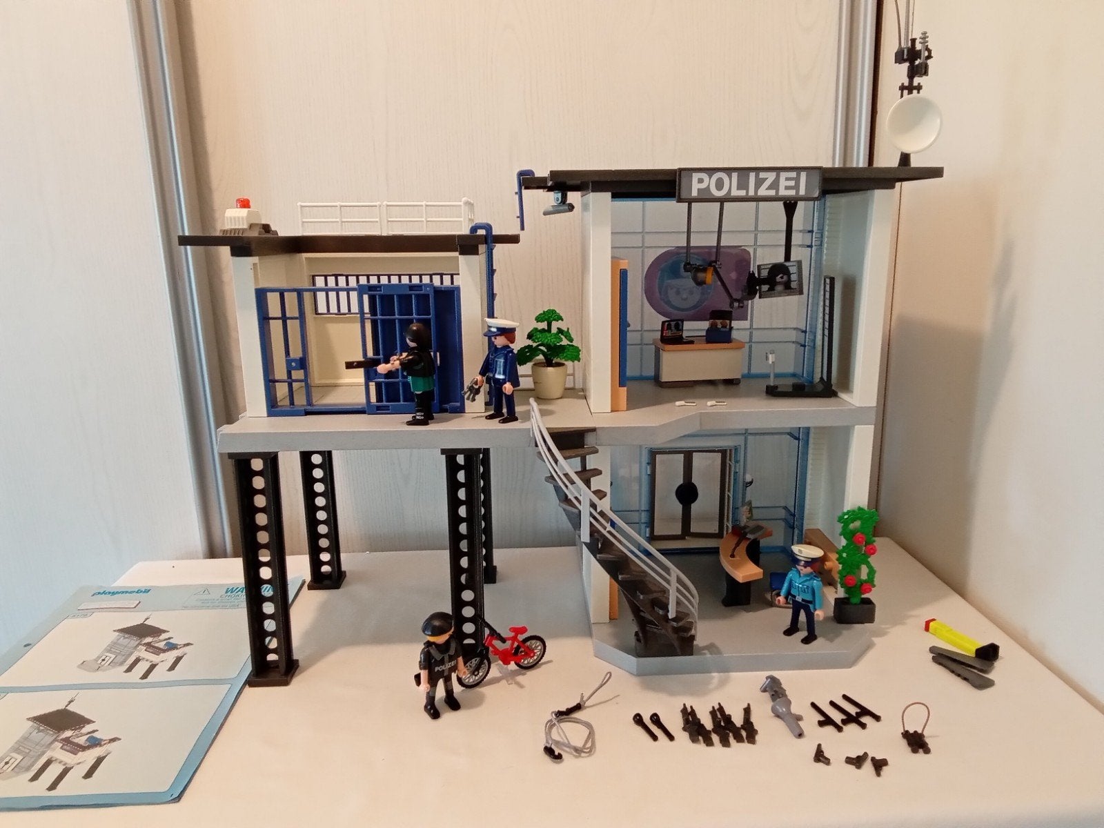 Playmobil 5182 politie bureau compleet met alarm, Gebruikt, Gebouw, Complete set, Ophalen of Verzenden