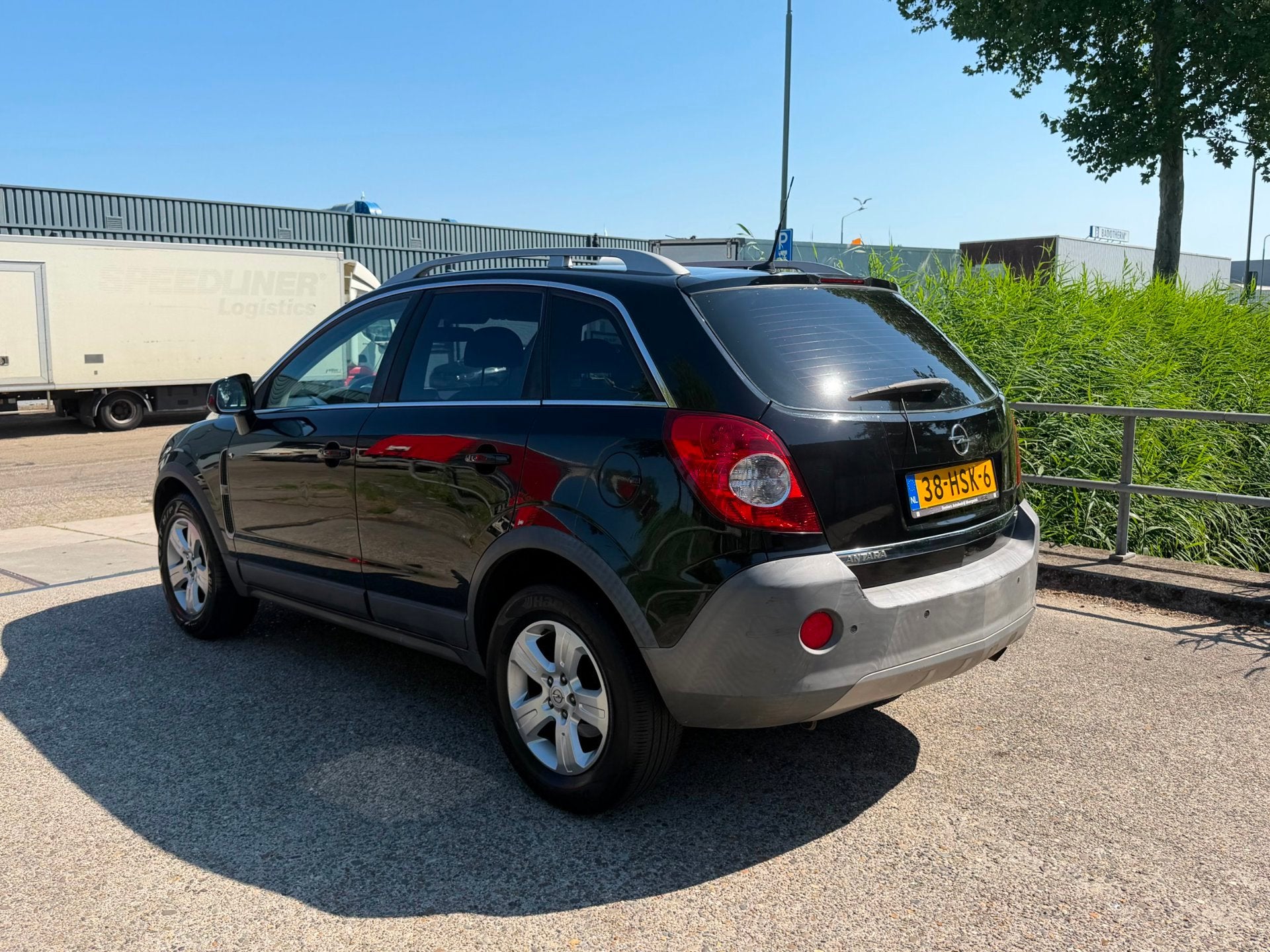 Opel Antara 2.4-16V Temptation Airco! Navi! PDC! NAP! APK!, Gebruikt, 4 cilinders, Zwart, Bedrijf