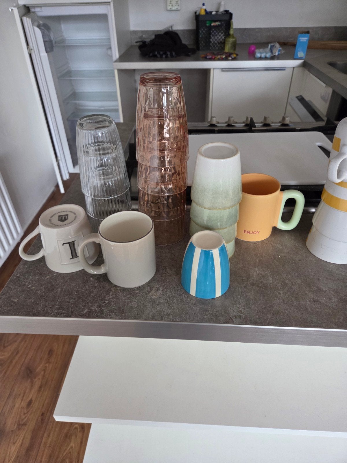 Diverse serviesonderdelen: borden, kommen, mokken, glazen, Ophalen, Gebruikt, Glas, Bord(en)