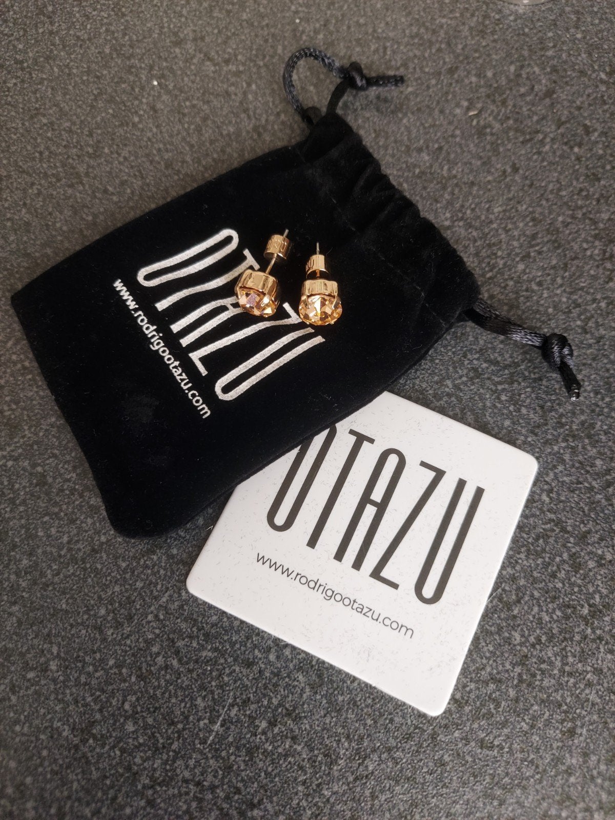 Otazu Oorbellen met Kristal - nieuw, Met kristal, Overige materialen, Nieuw, Ophalen of Verzenden