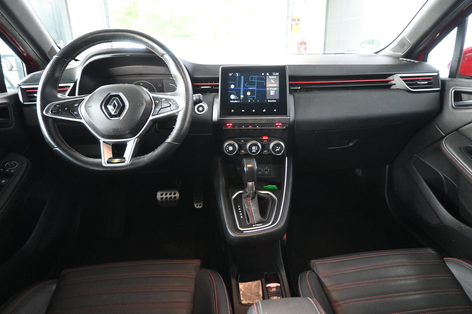 Renault Clio 1.6 E-Tech Hybrid 140 R.S. Line Navigatie Cruis, Auto's, Gebruikt, 4 cilinders, Met garantie (alle), Bedrijf