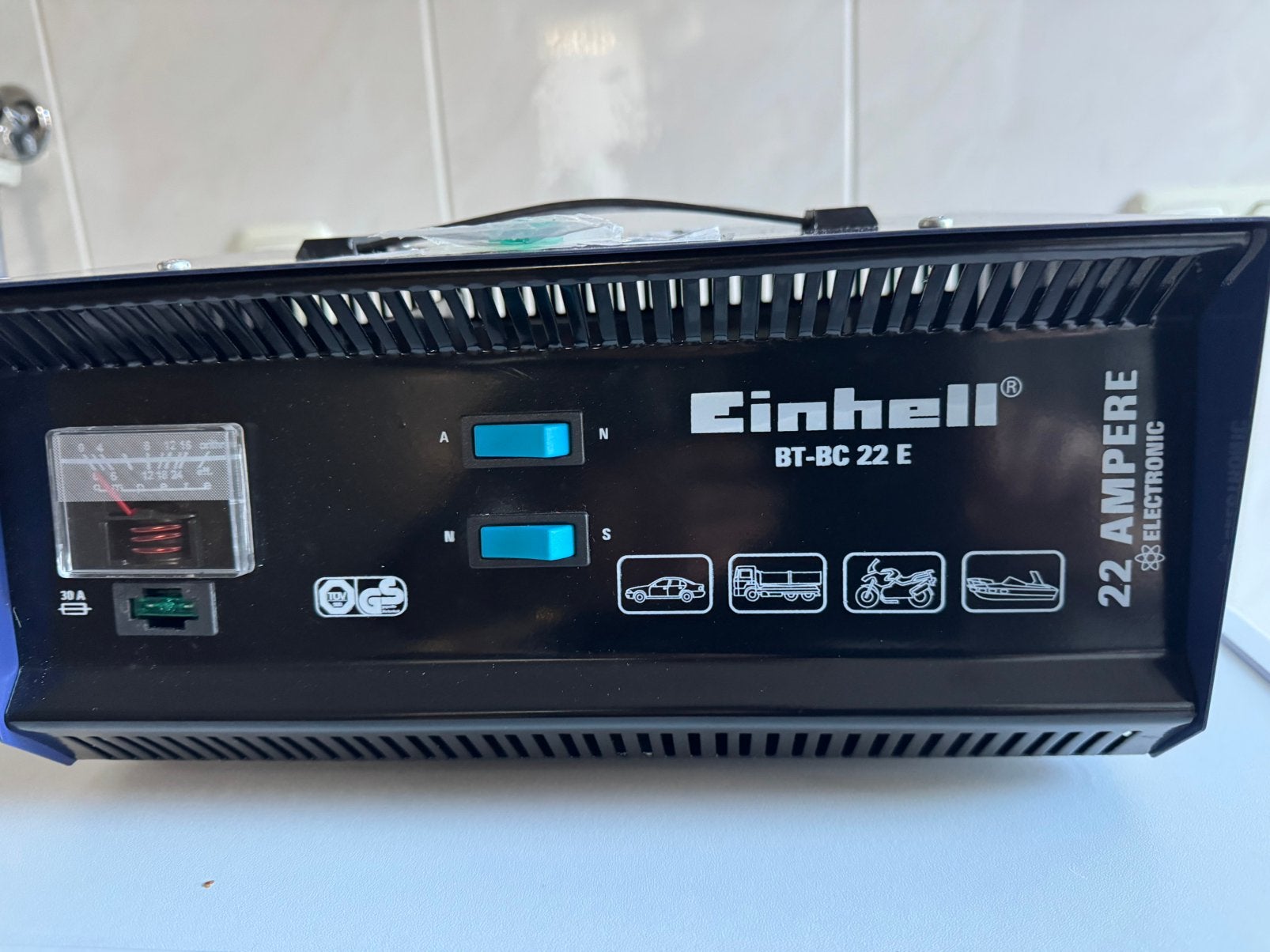 Te koop nieuw accu lader., Auto diversen, Ophalen of Verzenden, Nieuw
