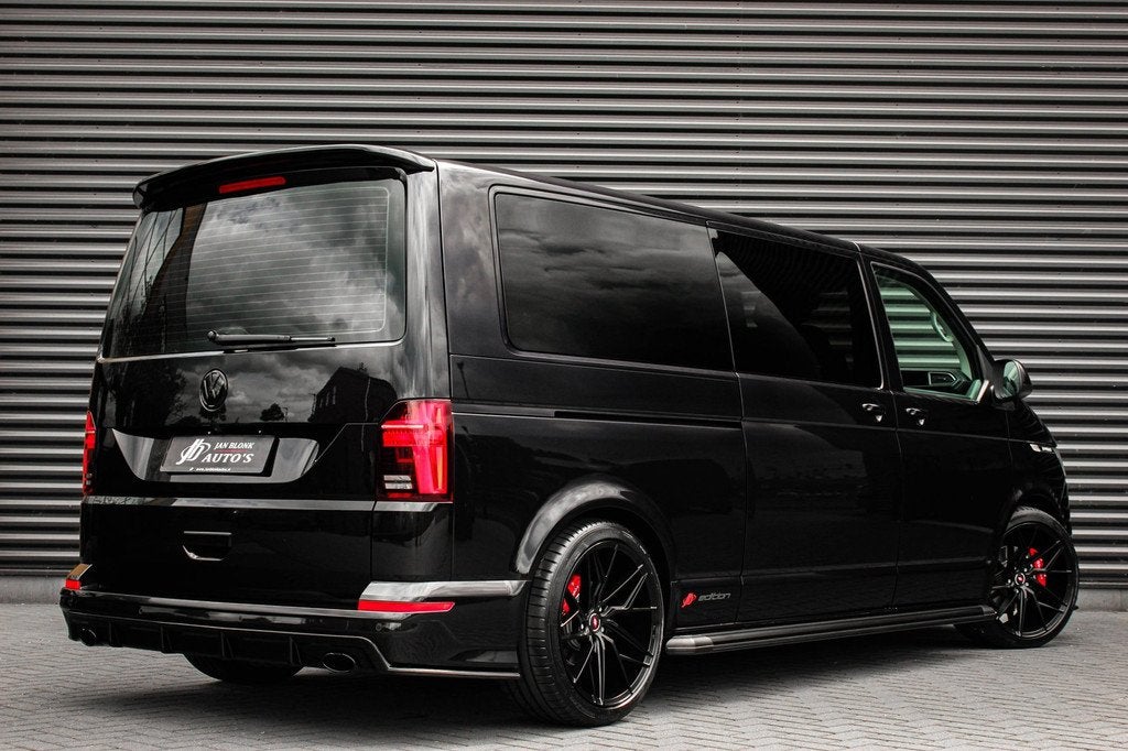 Volkswagen Transporter 2.0 TDI L2H1 150PK BULLI DC DUBBEL CA, Auto's, Bestelauto's, Zwart, 4 cilinders, 150 pk, Volkswagen