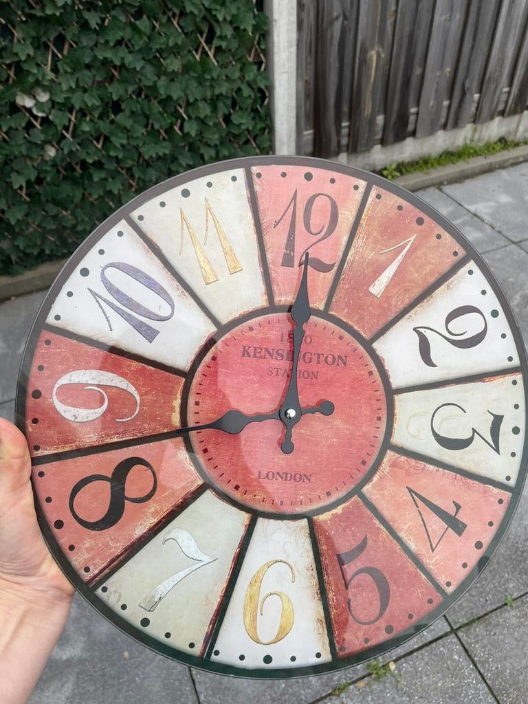 Klok, Ophalen, Zo goed als nieuw, Wandklok