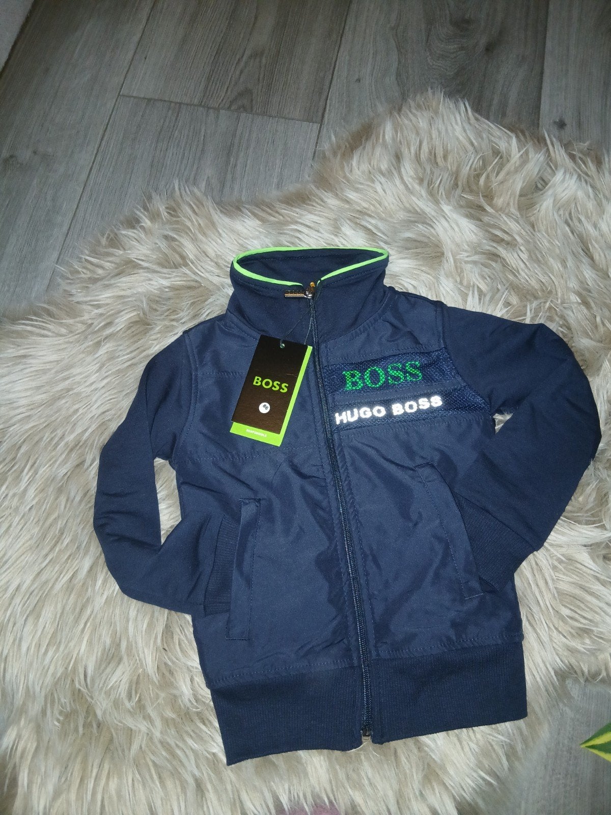 Nieuw Hugo Boss jasje maat 86, Kinderen en Baby's, Nieuw, Jasje, Hugo Boss, Verzenden