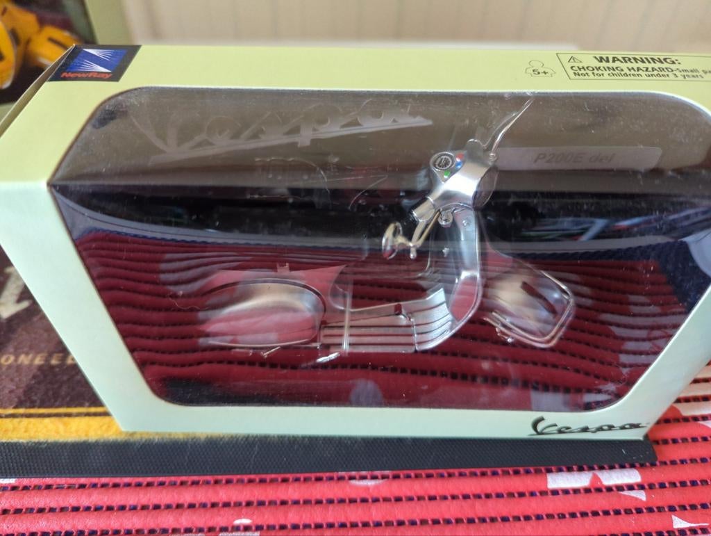 Vespa P200E del, Ophalen of Verzenden, Nieuw, 1:9 t/m 1:12, Motor