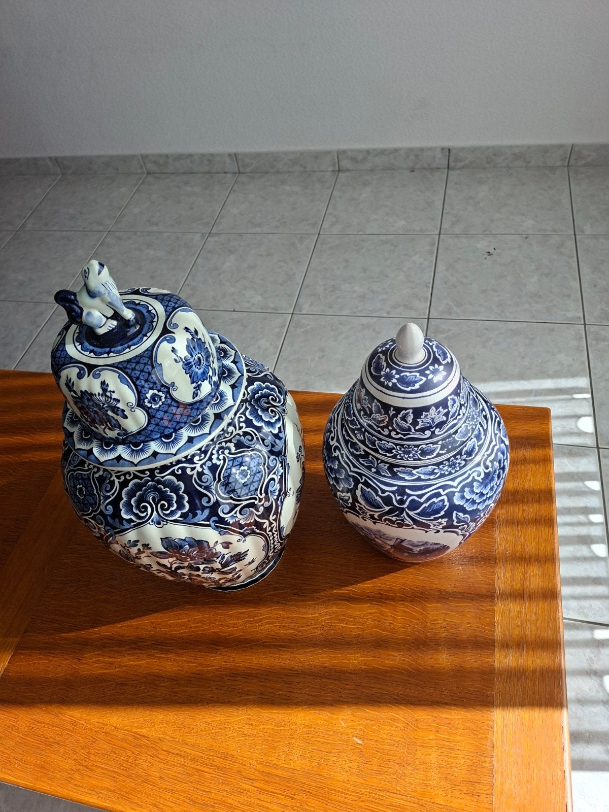 Boch Delfts Blauw: Vazen en Borden Set, Antiek en Kunst, Ophalen of Verzenden