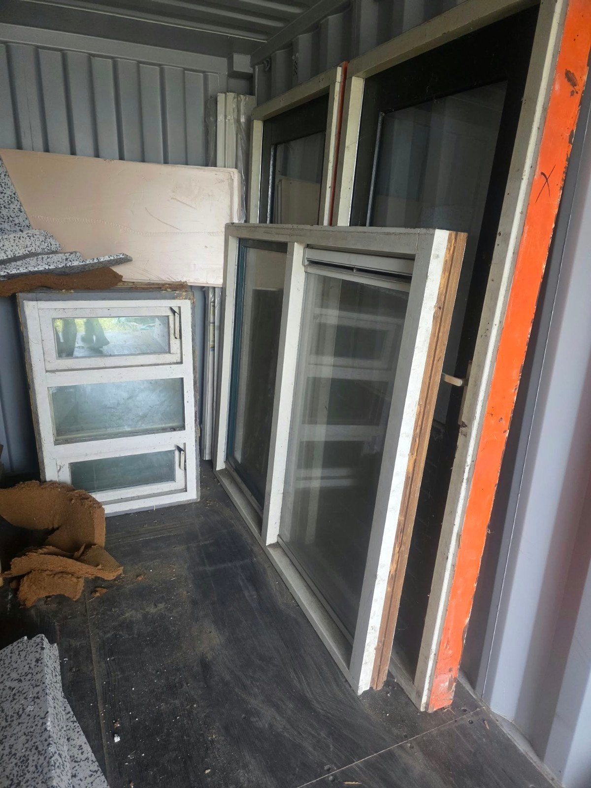 Hardhouten kozijn met dubbelglas en ventilatierooster, Ophalen, Gevelraam of Ruit, Gebruikt, 120 tot 160 cm