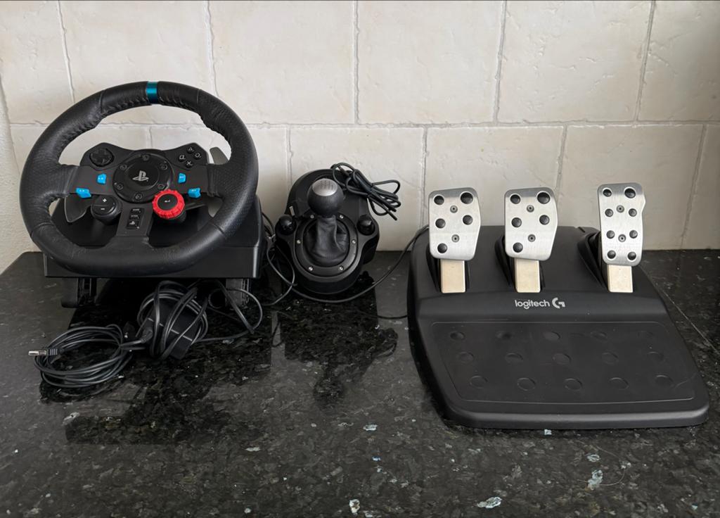 Logitech G29 racestuur met pedalen en schakelpook, Ophalen, Zo goed als nieuw, Stuur of Pedalen, PlayStation 4