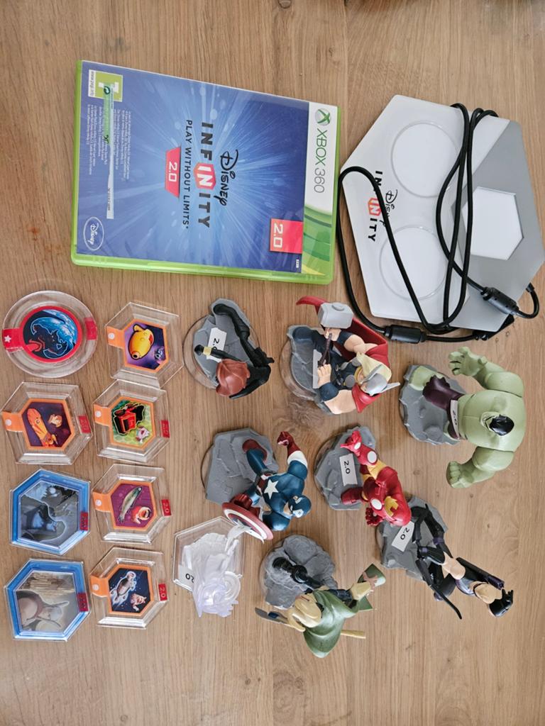 Disney infinity 2.0 xbox  360 starterset en extras, Spelcomputers en Games, Games | Xbox 360, Avontuur en Actie, 2 spelers, Ophalen of Verzenden