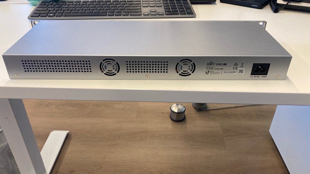 Ubiquti UniFi Security Gateway Pro 4 (USG-PRO-4), Computers en Software, Ophalen of Verzenden, Zo goed als nieuw