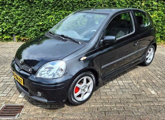 🟢Toyota Yaris 1.5 16V Vvti T Sport Facelift/106PK✅️, Voorwielaandrijving, 4 cilinders, 400 kg, Metallic lak