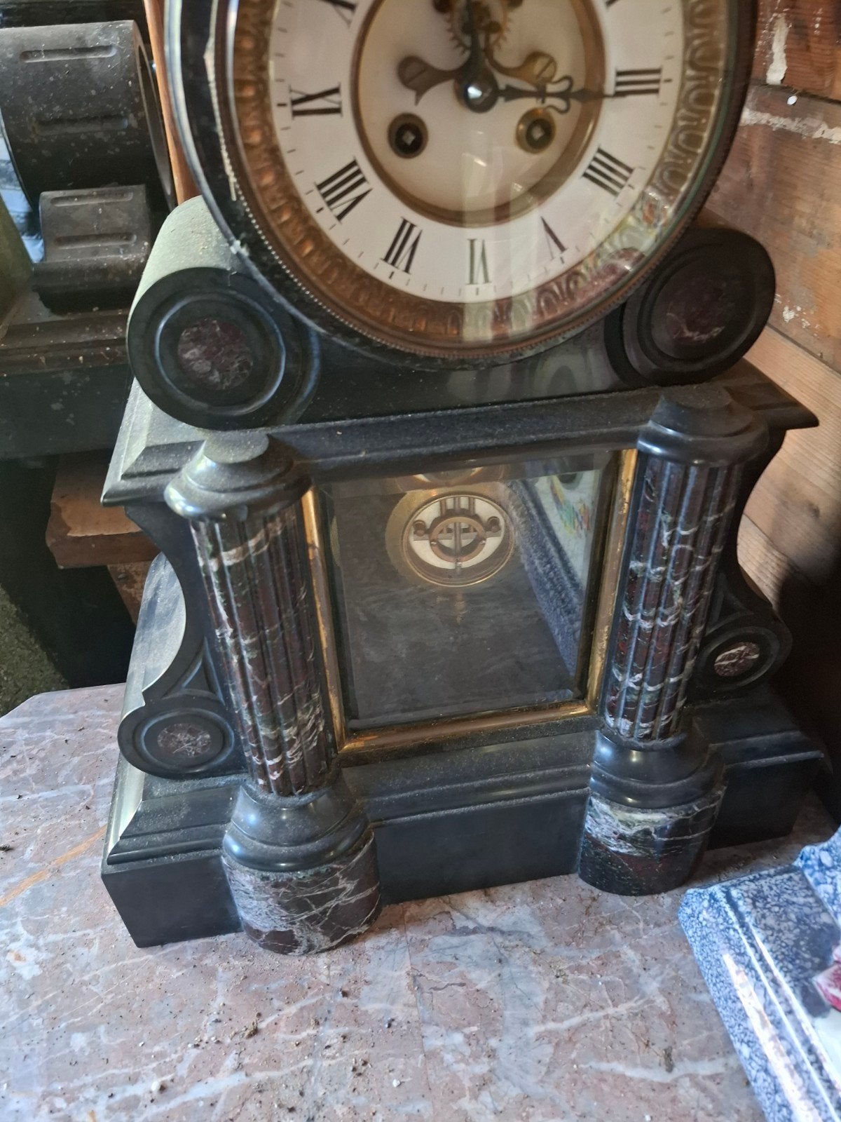 Antieke Franse schouwklok / zuilenpendule met compensatiesli, Antiek en Kunst, Ophalen