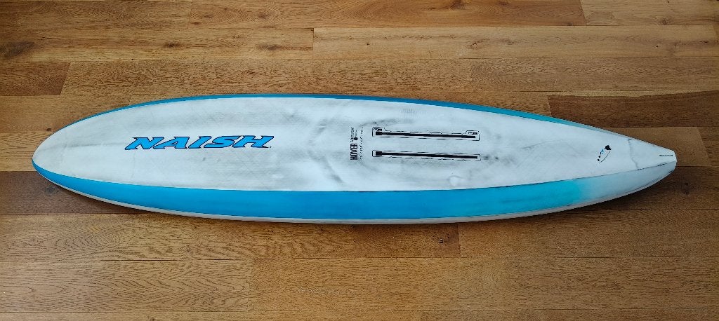 2025 Naish Hover Nvision Downwindboard carbon 140L, Ophalen of Verzenden, Zo goed als nieuw, Wingsurf-hydrofoil