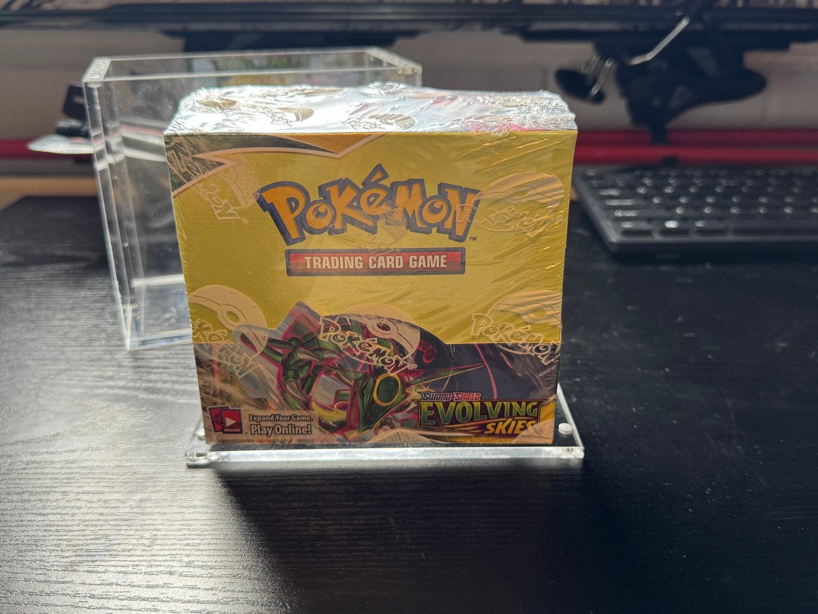 Pokémon Evolving Skies Booster Box Geseald, Ophalen of Verzenden, Nieuw, Boosterbox