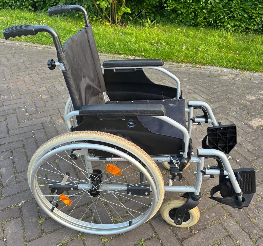 Inklapbare rolstoel goede staat - type D100 merk Vermeiren, Ophalen, Inklapbaar, Zo goed als nieuw, Duwrolstoel