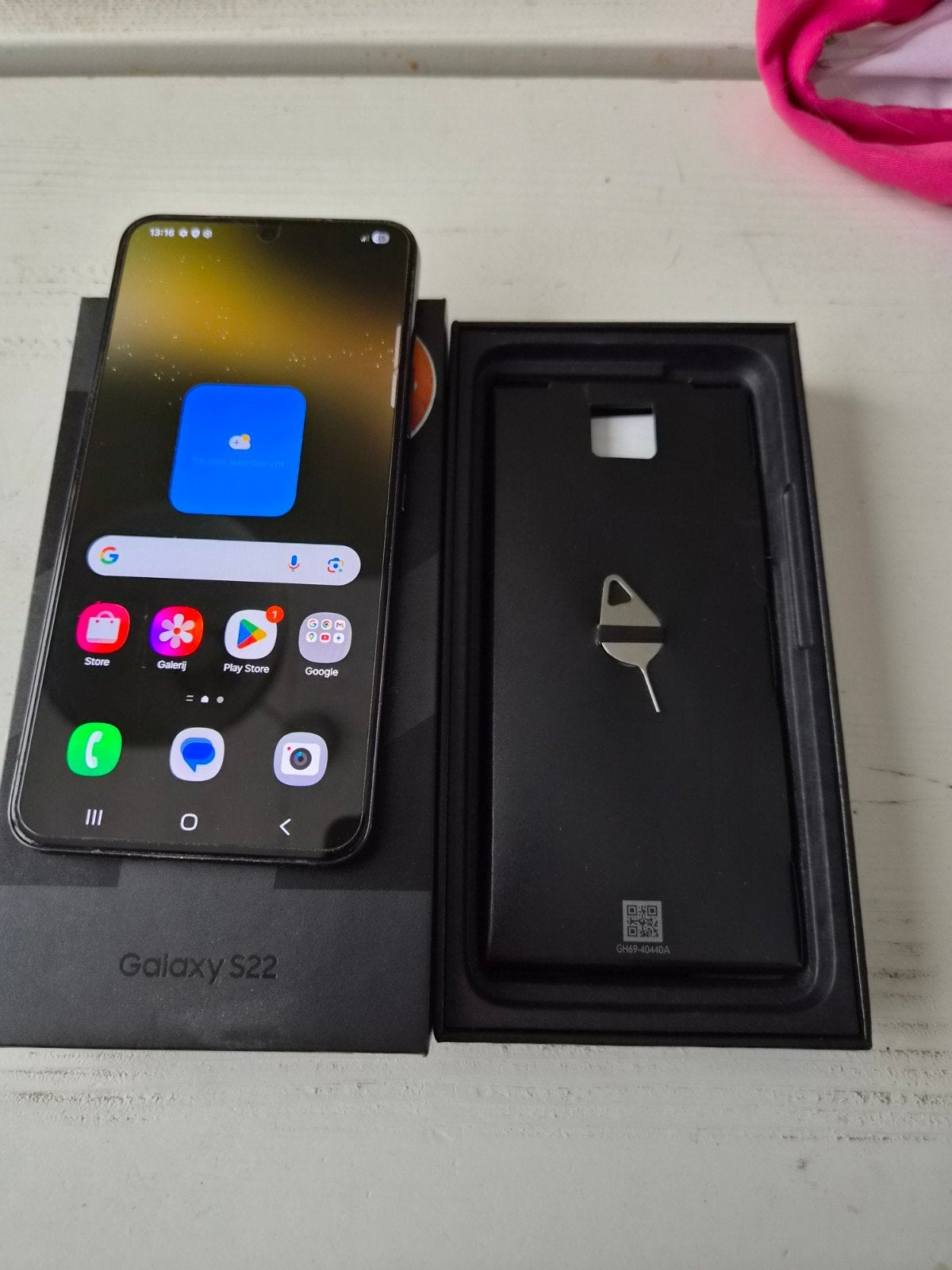Samsung Galaxy S22 met doos en panzerglas, Telecommunicatie, Mobiele telefoons | Samsung, Touchscreen, Ophalen of Verzenden, Zo goed als nieuw