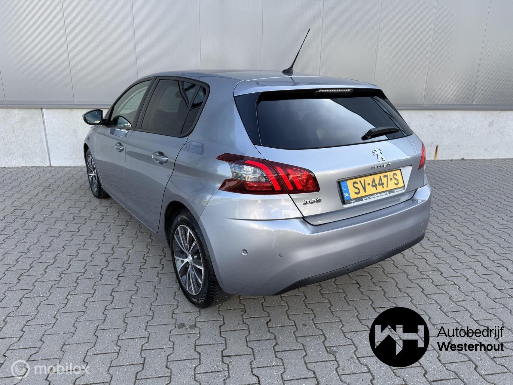 Foto 4 van Peugeot 308 1.2 PureTech Blue Lease Executive|PANO|LINE ASSI