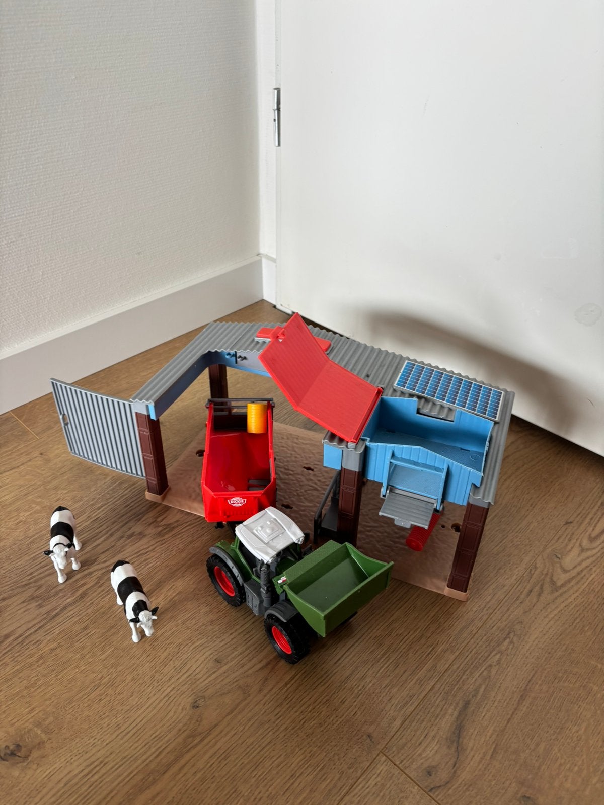 Boerderij met geluid en Licht 2.Koeien tractor met kar, Ophalen of Verzenden, Zo goed als nieuw