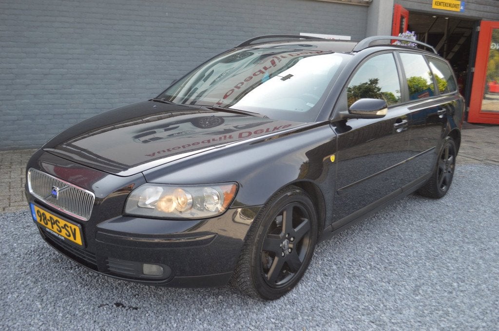 Volvo V50 2.4i Summum Automaat Airco 5Drs Trekhaak, Auto's, Volvo, Gebruikt, 700 kg, Leder en Stof, 2435 cc