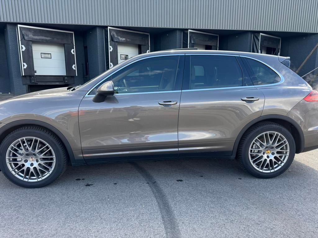 Porsche Cayenne 3.O S HYBRIDE. ENGINE NO GOOD, Auto's, Automaat, Cayenne, Beige, 2995 cc