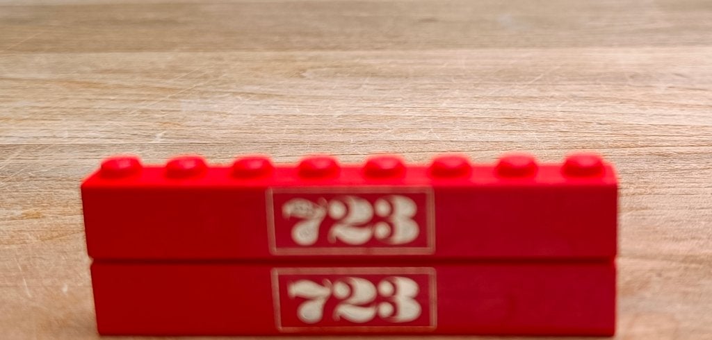 Lego Red Brick 1 x 8 with Gold '723' Pattern, Gebruikt, Overige thema's, Lego, Overige typen