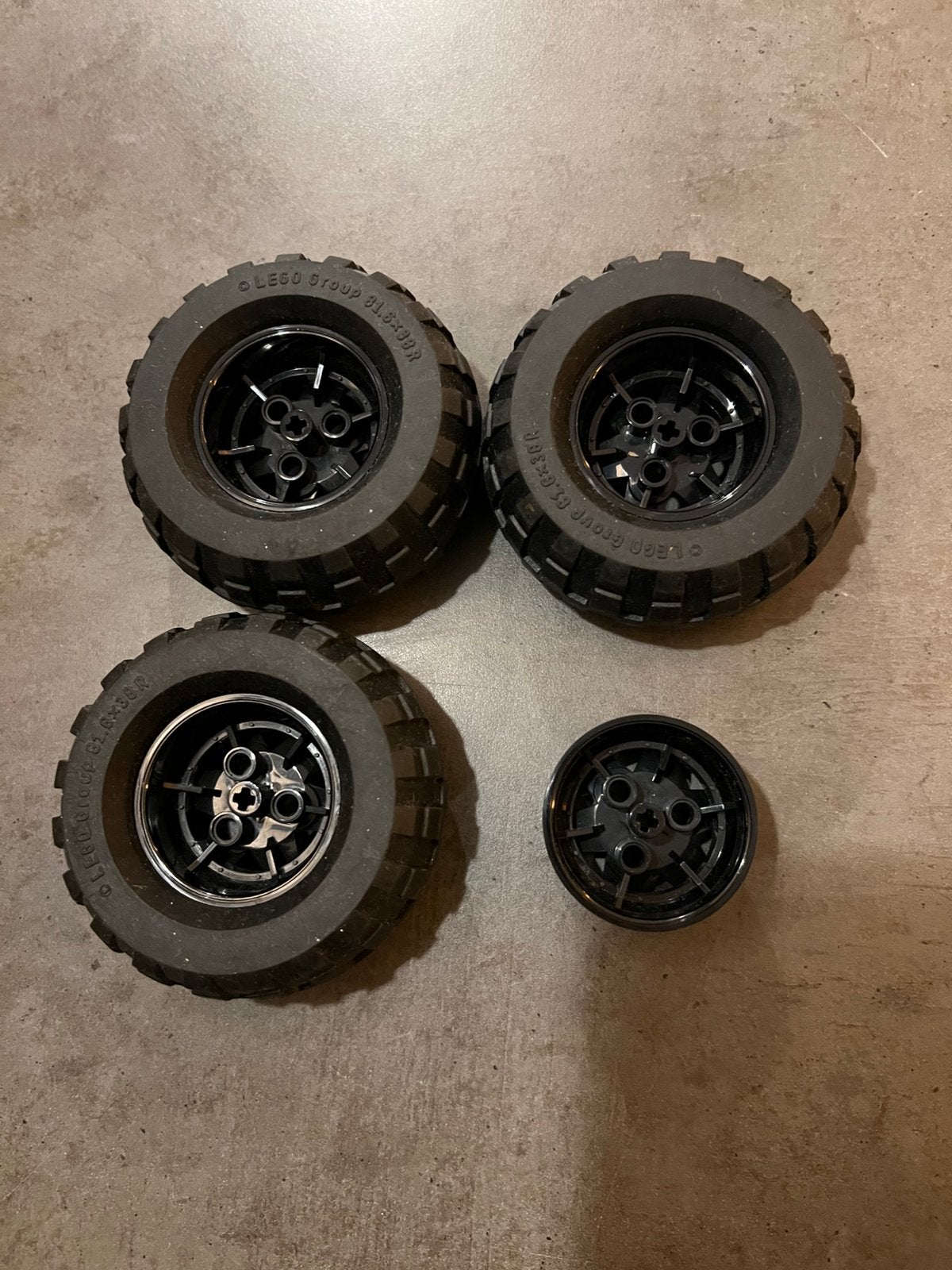 Lego banden 81,6 x 38R, Ophalen of Verzenden, Zo goed als nieuw