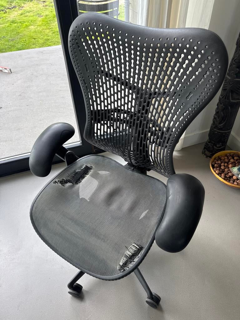 Herman Miller Mira 1 Bureaustoel - Zwart Kapot Zitvlak, Ophalen, Gebruikt, Zwart, Bureaustoel