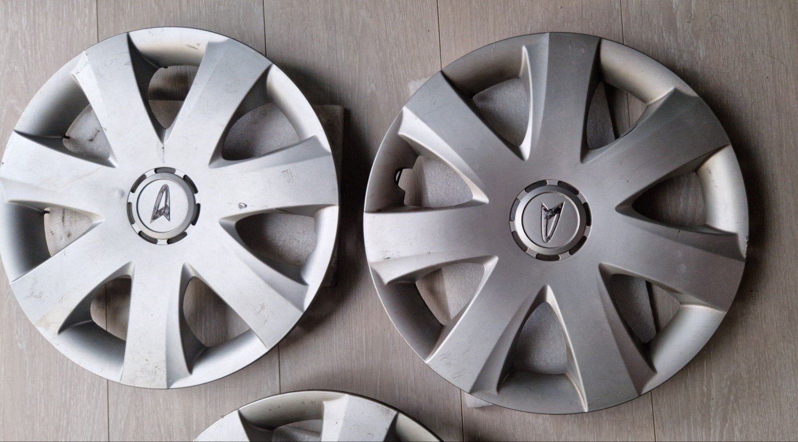 Wieldoppen Daihatsu Cuore, gebruikt 7 stuks, Ophalen, Gebruikt