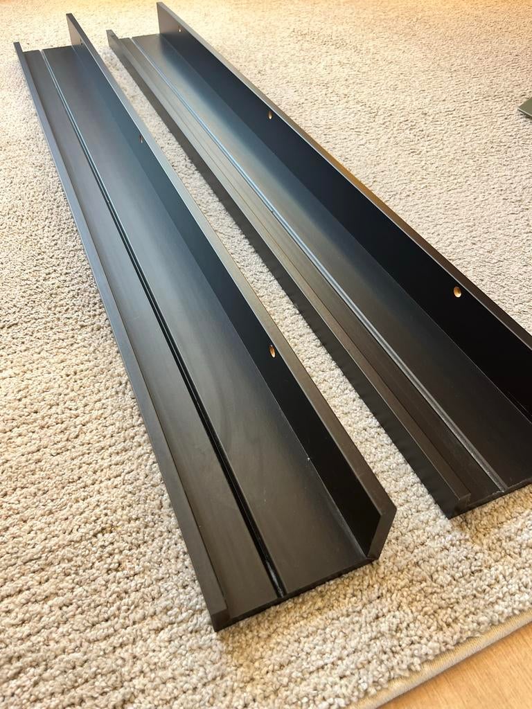 MOSSLANDA Schilderijenplank zwart, 115 cm (2 stuks), Huis en Inrichting, Woonaccessoires | Wandplanken en Boekenplanken, Ophalen