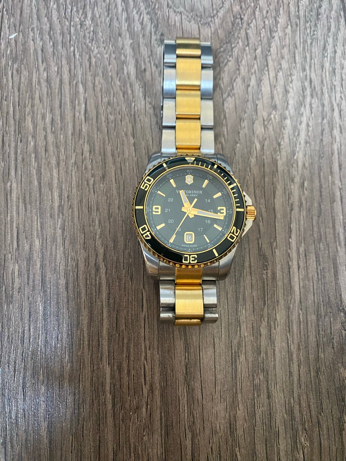 Victorinox Maverick horloge - RVS met gouden accenten, Overige merken, Gebruikt, Staal, Polshorloge