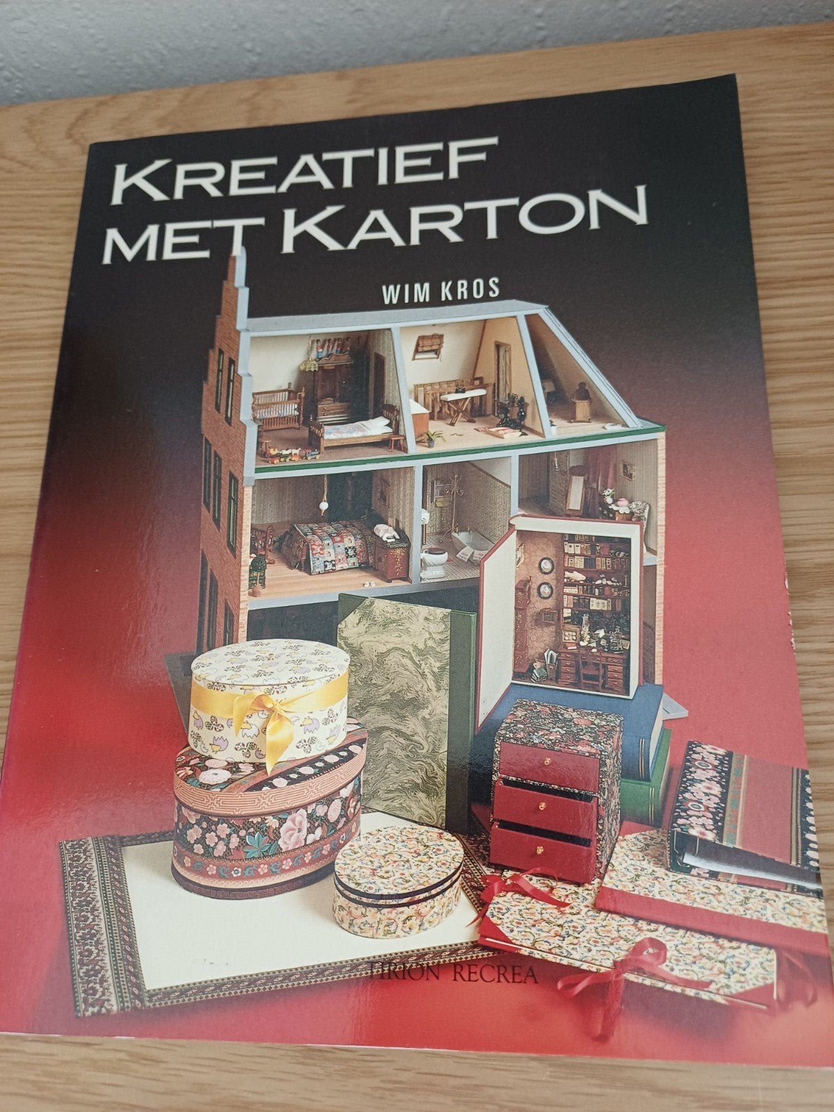 Kreatief met karton Wim Kros, Ophalen of Verzenden, Gelezen