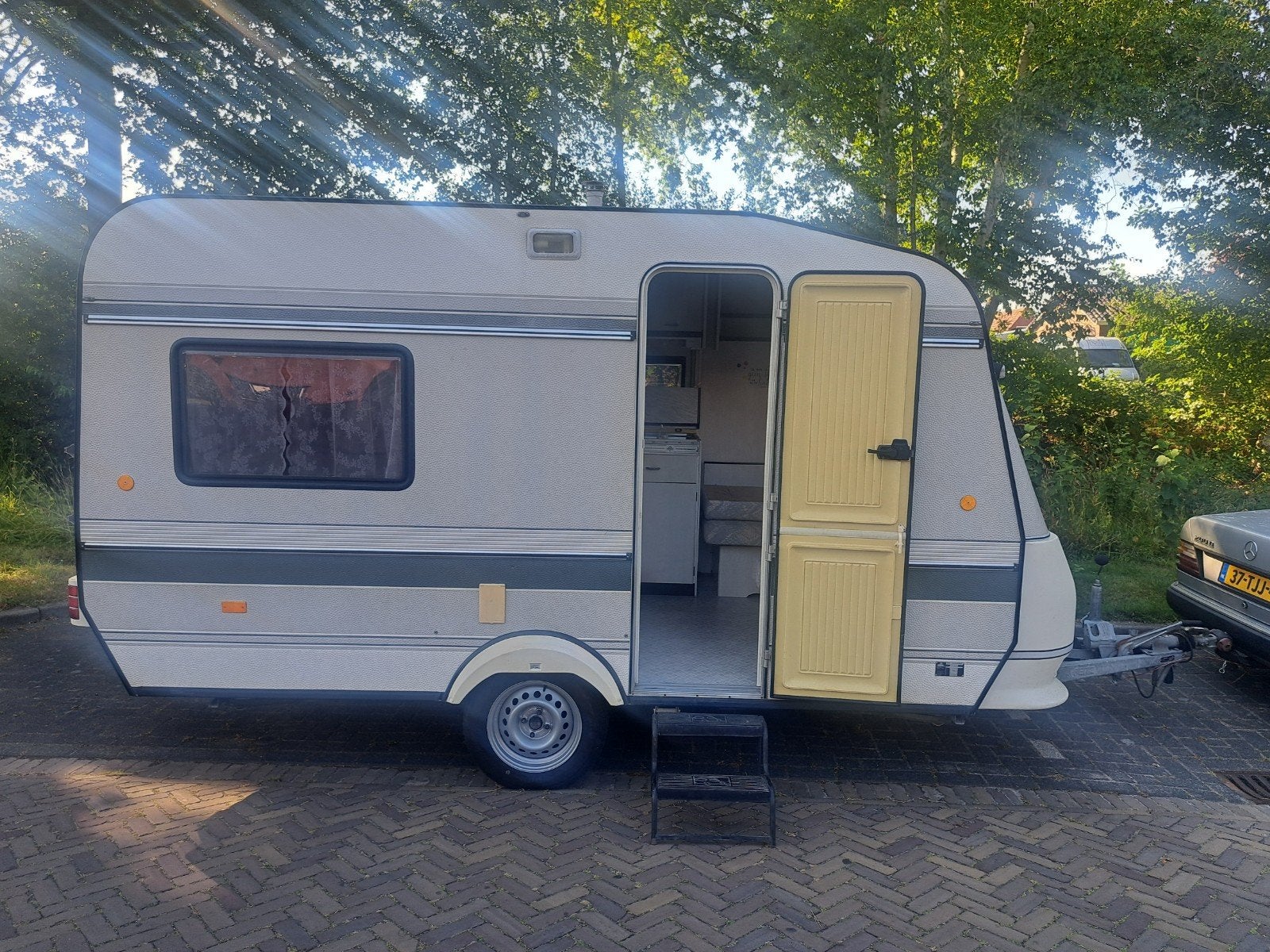 hobby 370 Classic, zeer mooi! met WC en voortent en stalling, Caravans en Kamperen, Caravans, Hobby, Omvormbare zithoek, Bedrijf
