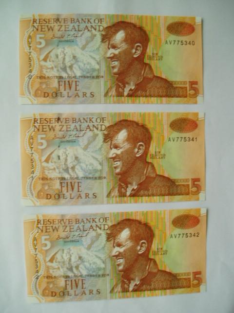 1646. New Zealand, 3 X 5 dollars 1992 UNC Sir Edmund Hillary, Postzegels en Munten, Bankbiljetten | Oceanië, Verzenden, Setje