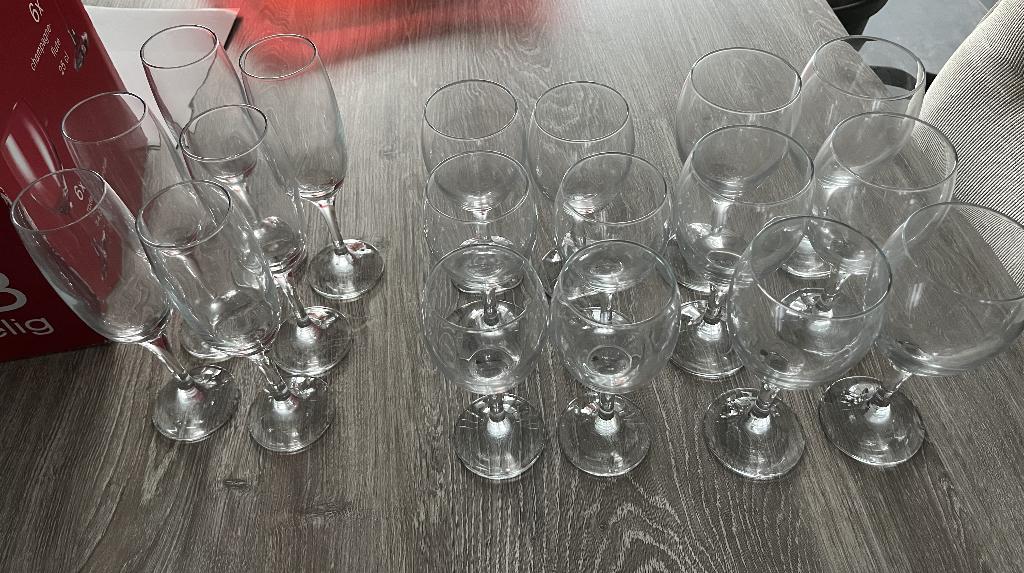Set wijnglazen en champagneglazen, NIEUW, Ophalen, Nieuw, Overige typen