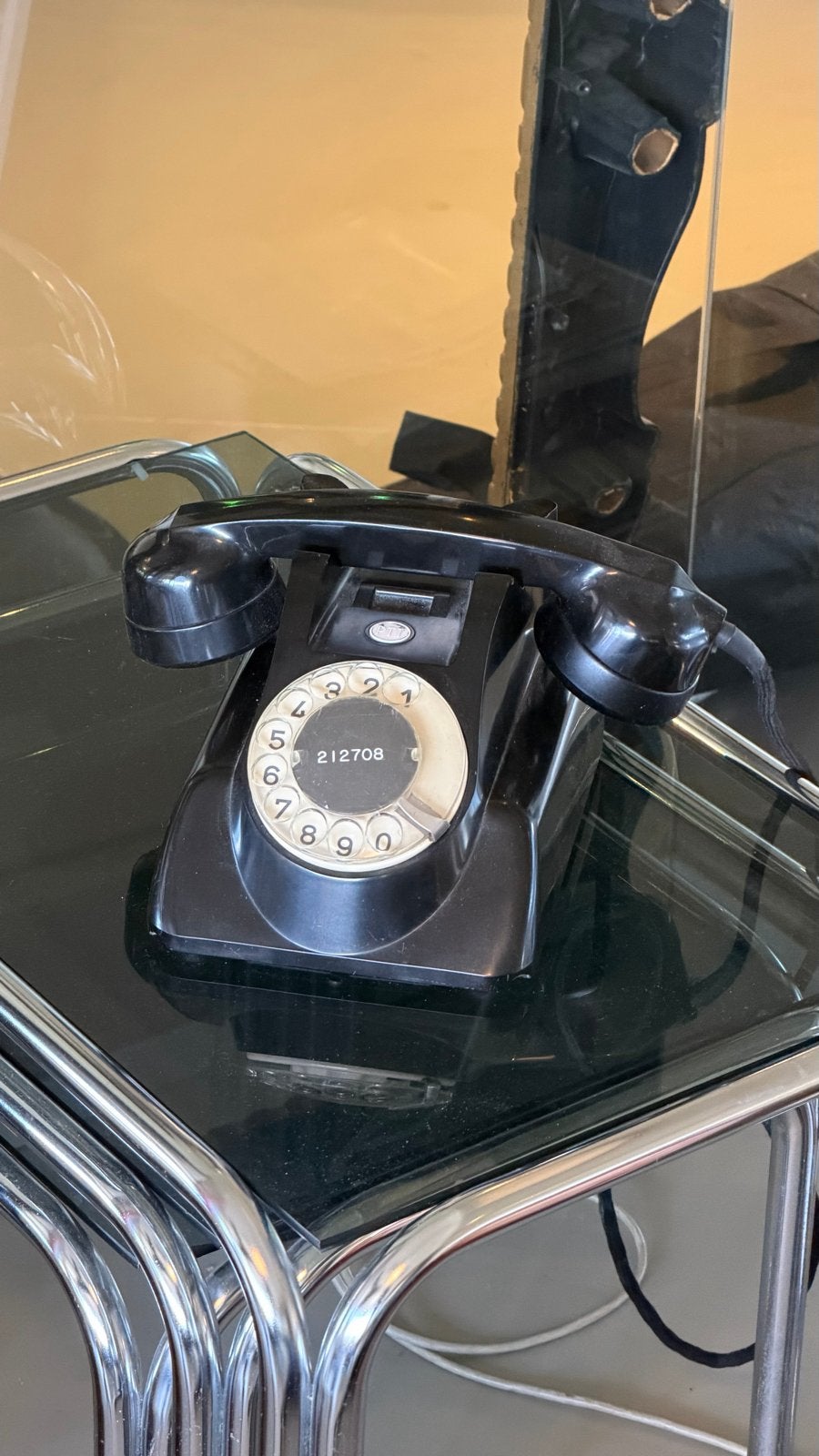 Vintage zwarte telefoon met draaischijf - Jaren '60/'70, Telecommunicatie, Ophalen, Gebruikt, Met draaischijf