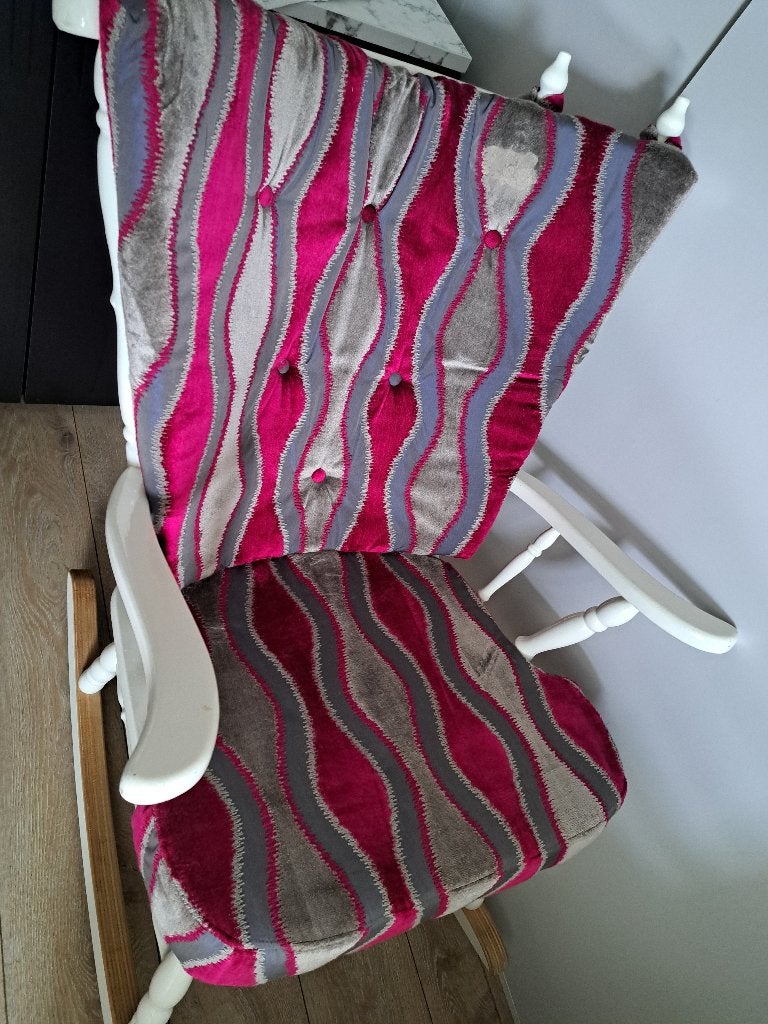 Mooie, gepimpte, witte schommelstoel 10 euro, Ophalen, Gebruikt, Wit, Vintage