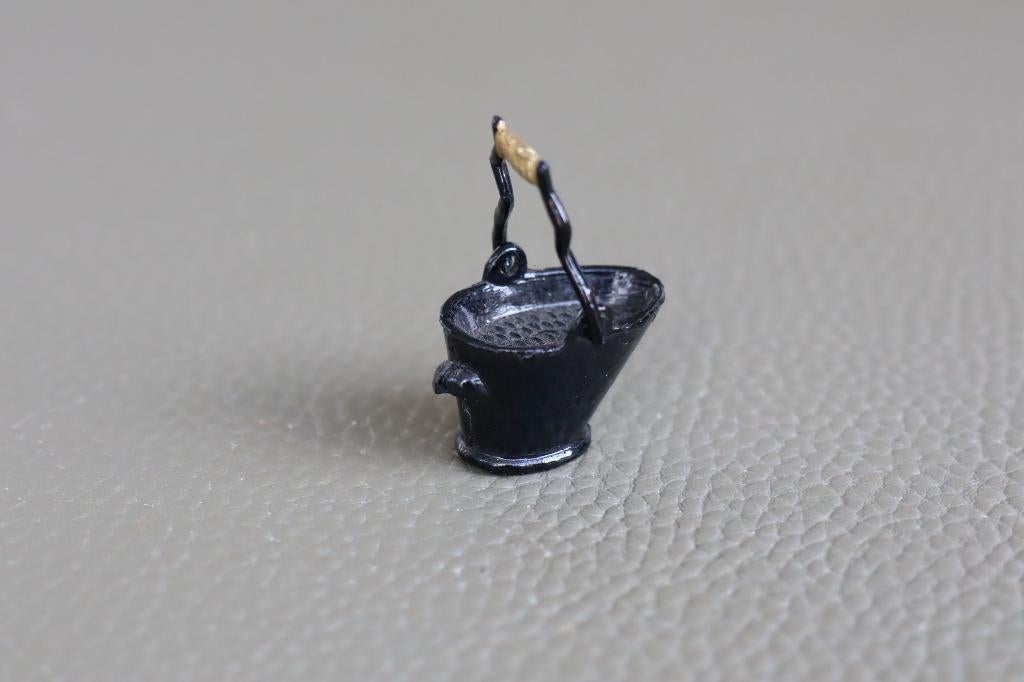 Zware metalen kolenkit., Verzamelen, Poppenhuizen en Toebehoren, Ophalen of Verzenden, Nieuw, Gebruiksvoorwerp
