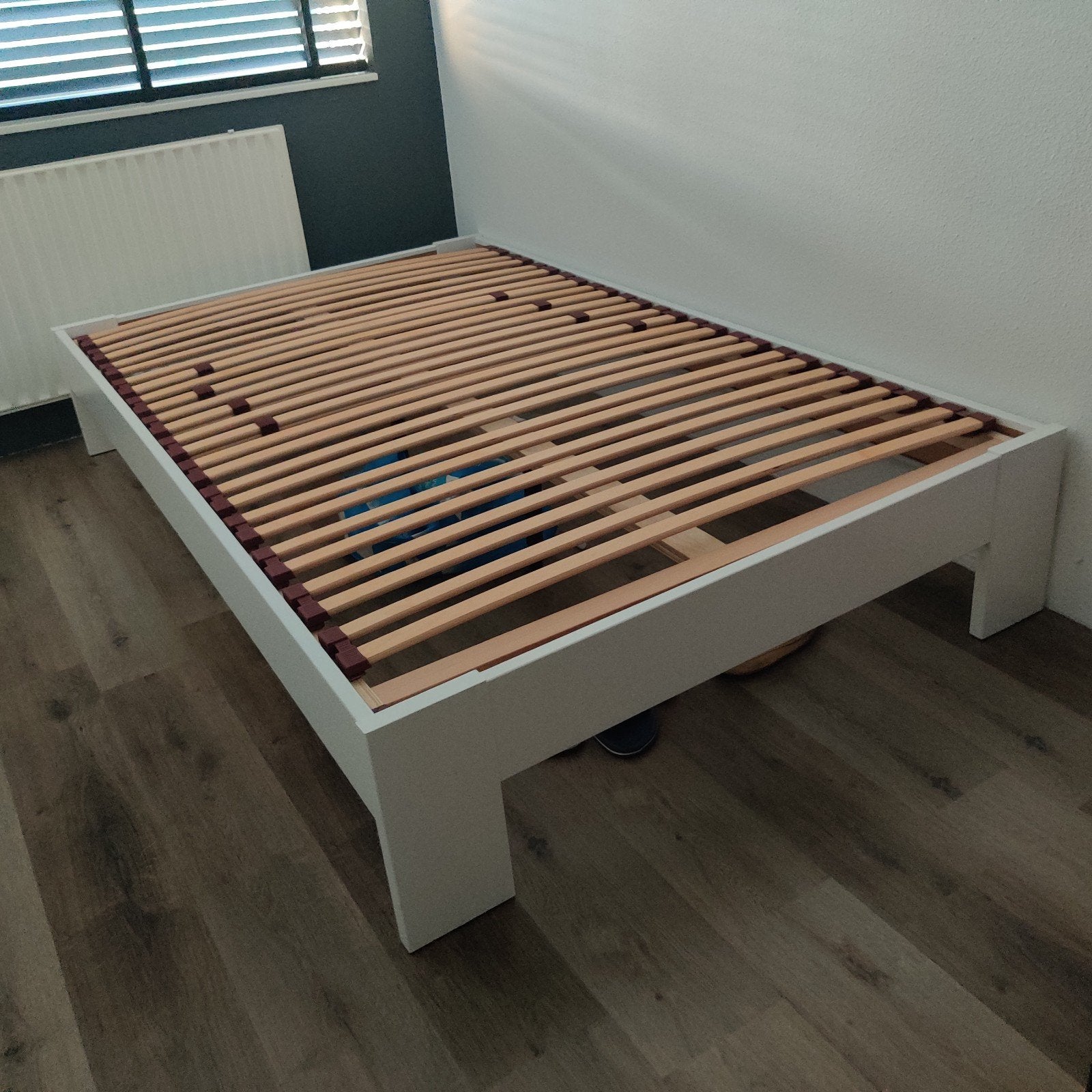 Bedframe met lattenbodem gratis afhalen, Wit, Ophalen of Verzenden, Zo goed als nieuw, Twijfelaar