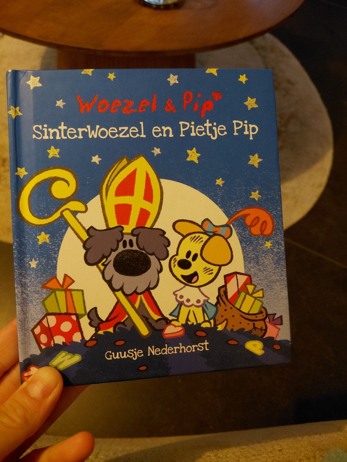 Woezel & Pip: Sinterwoezel en Pietje Pip - Sinterklaasboek, Jongen of Meisje, Ophalen of Verzenden, Zo goed als nieuw, Voorleesboek