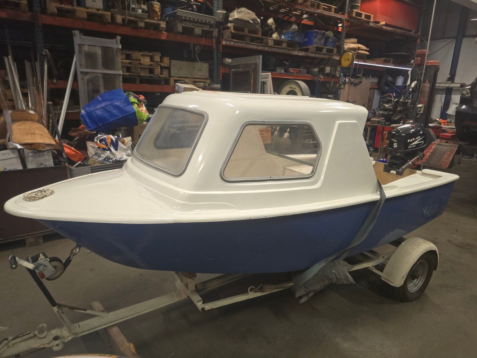 Placom 340 kajuitboot met trailer en 5 pk motor, Watersport en Boten, Motorboten en Motorjachten, Polyester, Buitenboordmotor