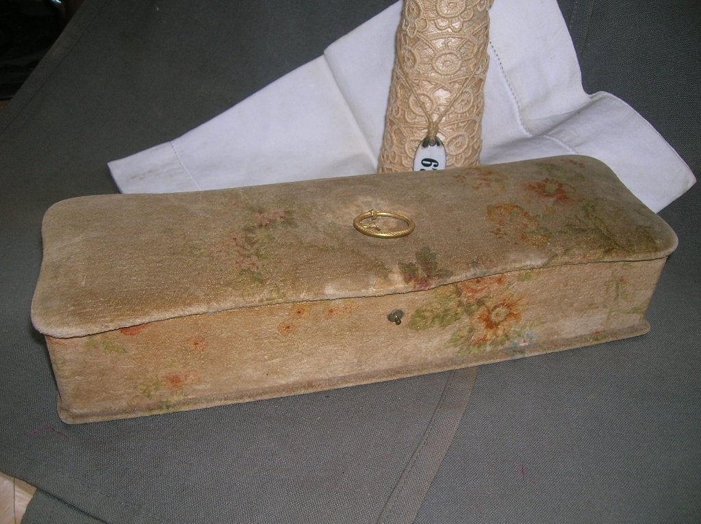 oude stoffen doos velours / verstorven tinten 31x10 cm., Ophalen of Verzenden