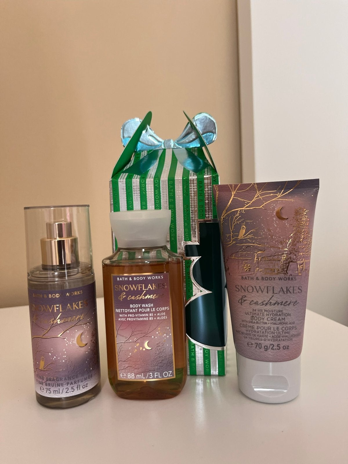 Nieuw! Bath & Body Works snowflakes & cashmere mini gift set, Ophalen of Verzenden, Nieuw, Bad & Douche