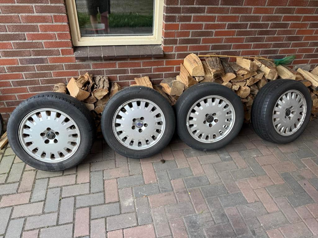 Volvo 16 inch set zomerbanden 850 S70 V70 C70 XC70 S60 S80, Auto-onderdelen, Banden en Velgen, Gebruikt, 16 inch, Banden en Velgen