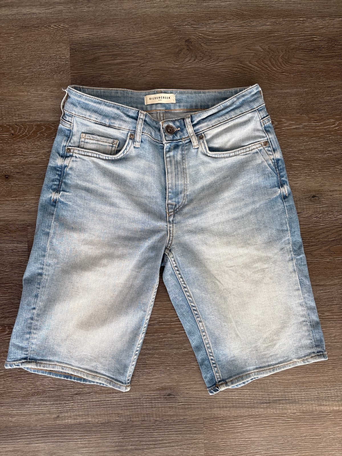Silvercreek - Lichtblauwe Denim Short W28, Ophalen of Verzenden, Zo goed als nieuw, Blauw, W32 (confectie 46) of kleiner
